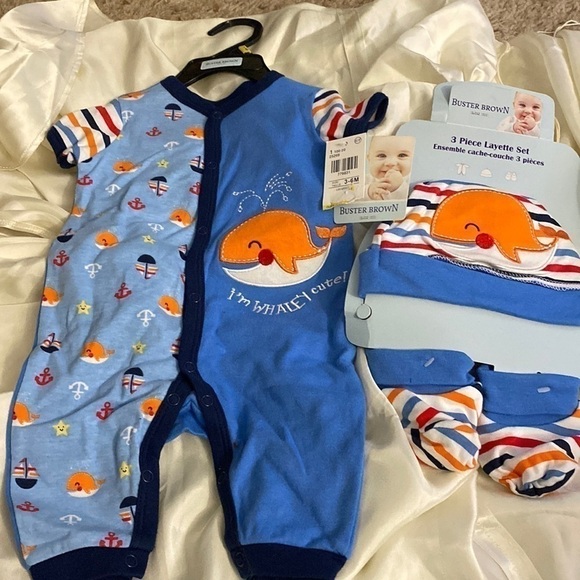 Buster Brown 3 Piece Layette  Set (3-6months) NEW - Picture 1 of 6